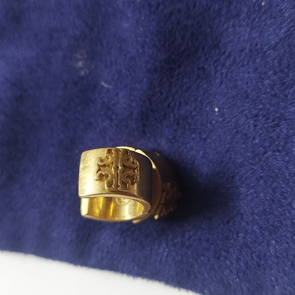 Tory Burch Britten Huggie Earring - Picture 9 of 9